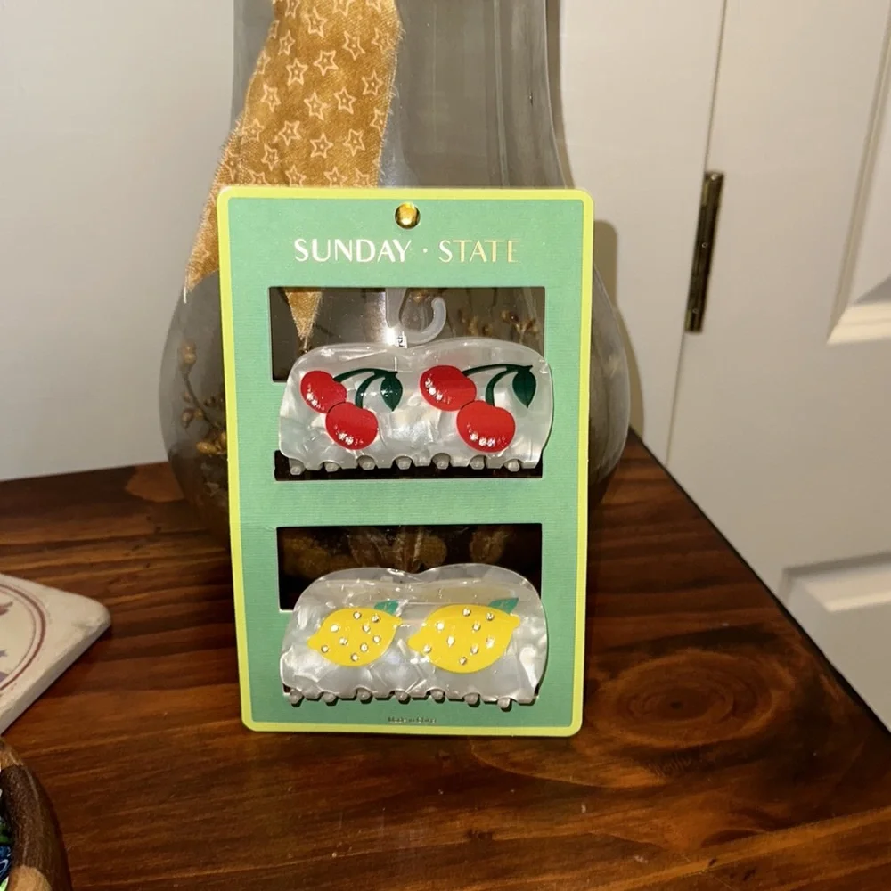 SUNDAY STATE women’s Cherry and Lemon Hair Claw Clip’s pack of two